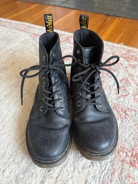 Dr. Martens LUANA Black Leather Combat Boots Lace Up Women's US 8